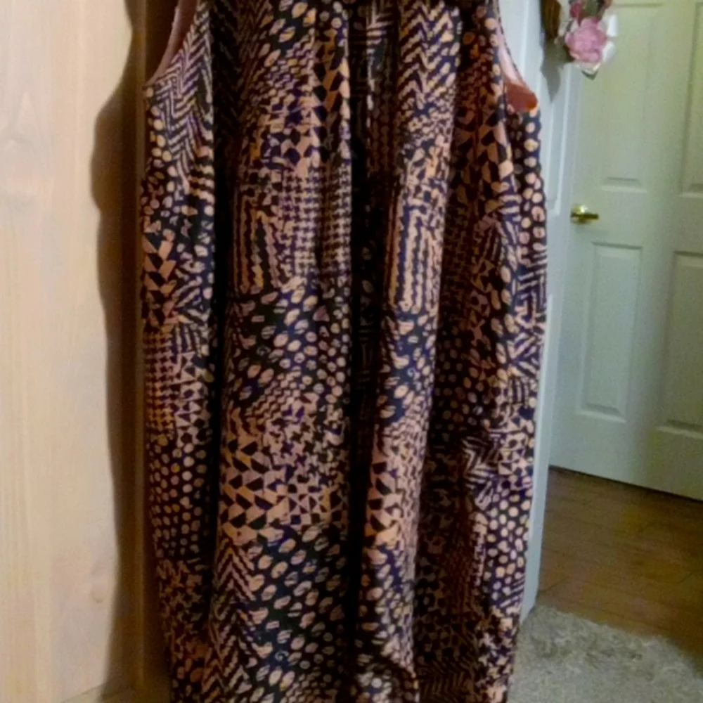 Dress - Picture 1 of 4